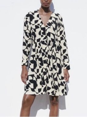 ZARA Women’s L Black & Off-White Abstract Geo Pattern Crepe LS V-Neck Dress EUC